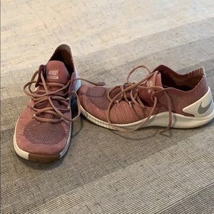 Nike flyknit sneakers size 9